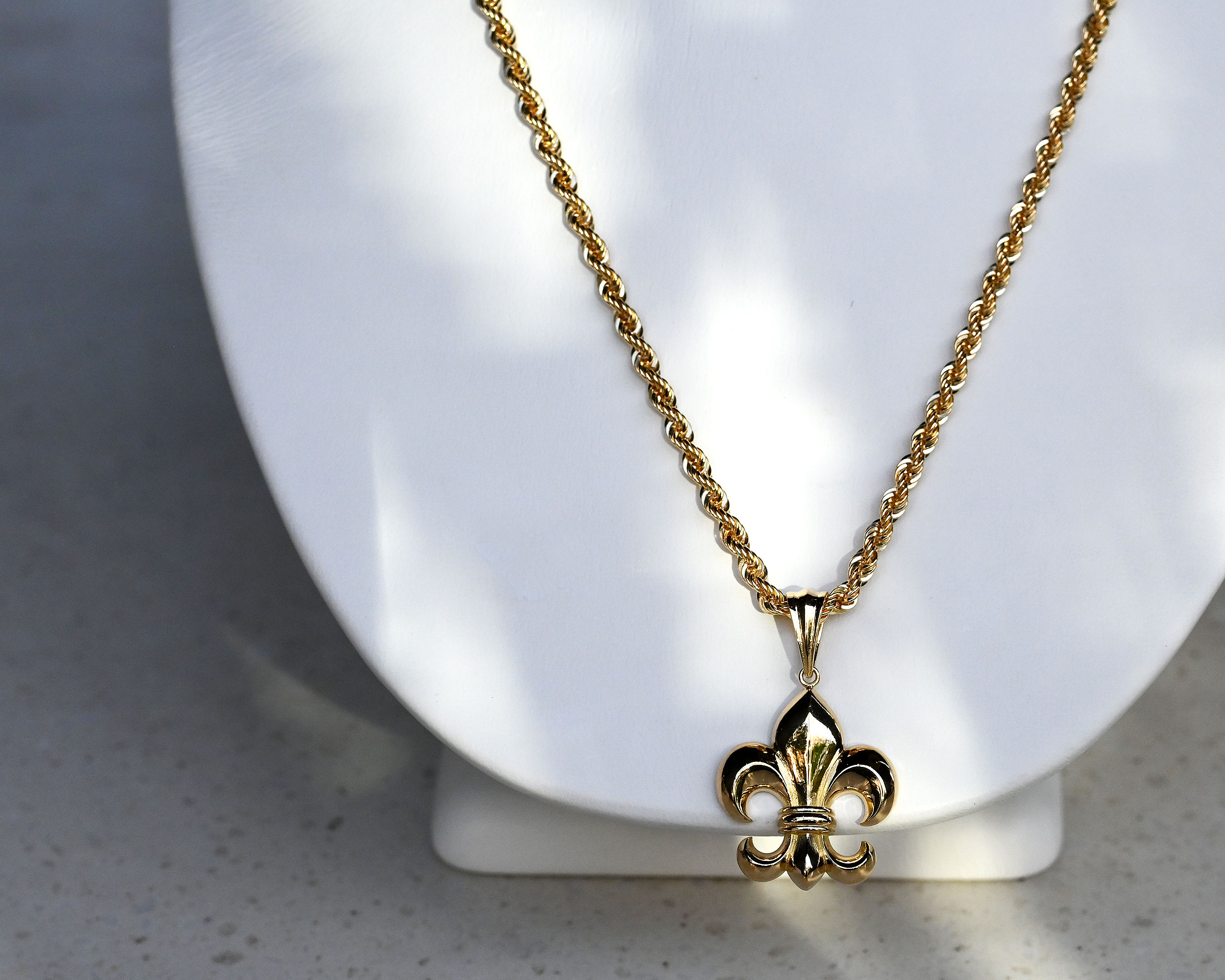 K18リリーペンダント