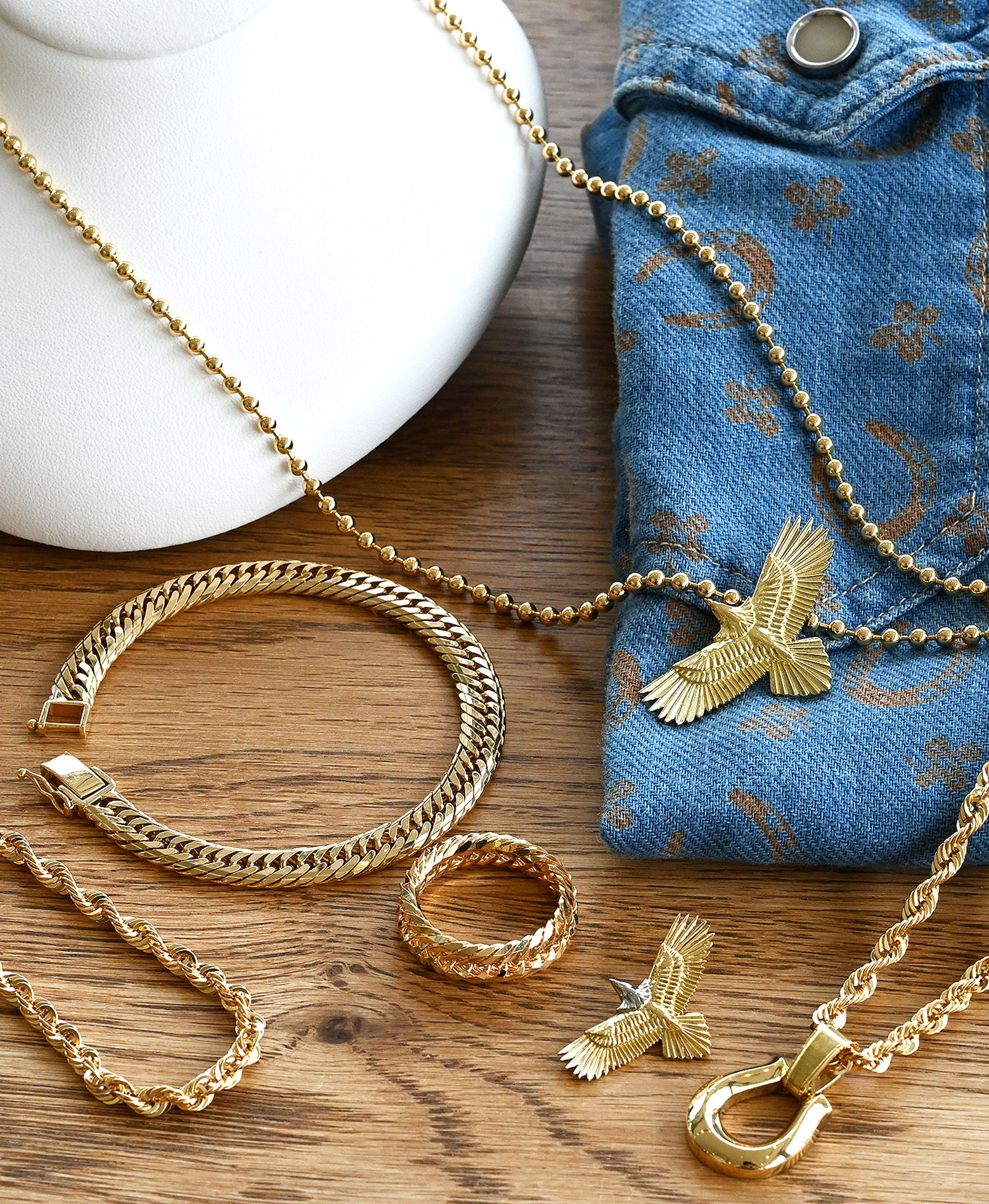 ATTRACTIVE ITEMS

