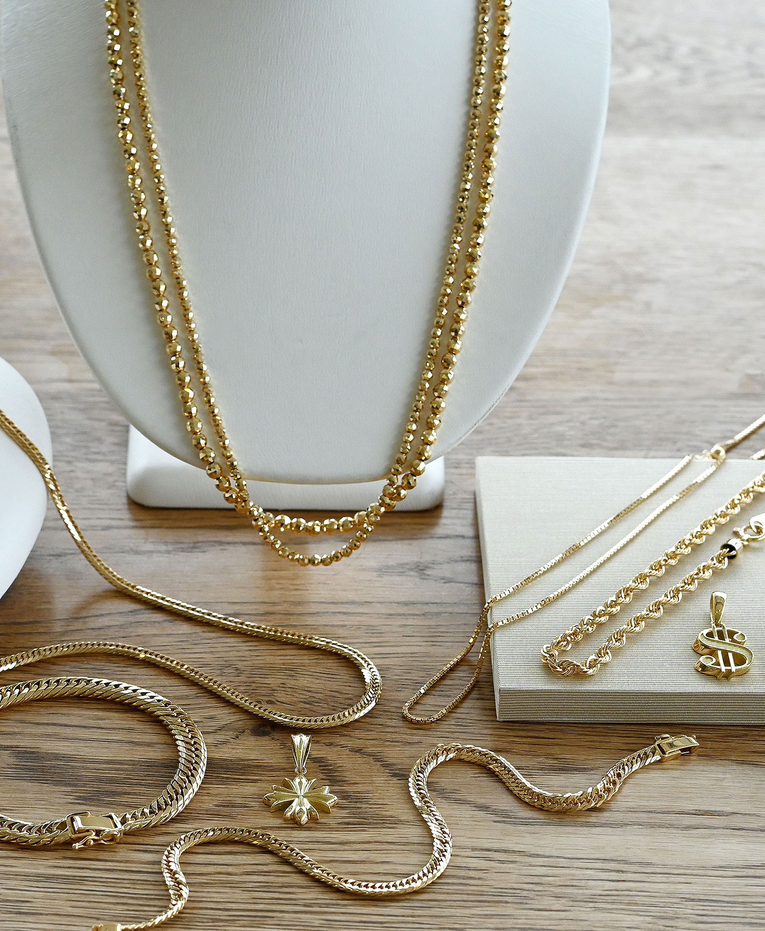 ATTRACTIVE ITEMS

